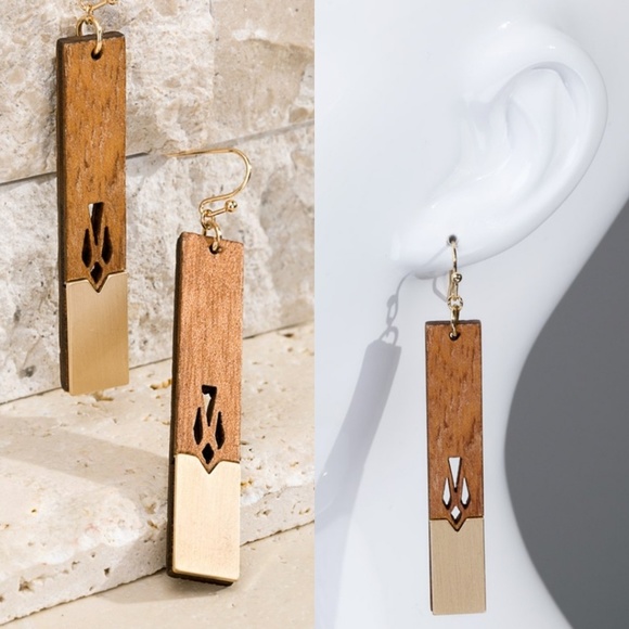 Wood and metal dangle earrings - Picture 3 of 3